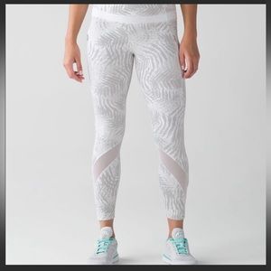 Lululemon Inspire Tight II Leggings - In Palm Camo - NEW